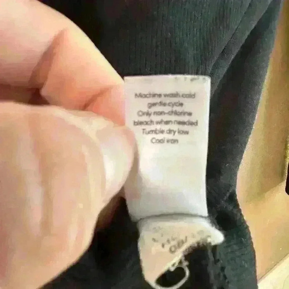 Athleta assymetrical long-sleeved top black women’s sz xs athletic - Picture 6 of 7